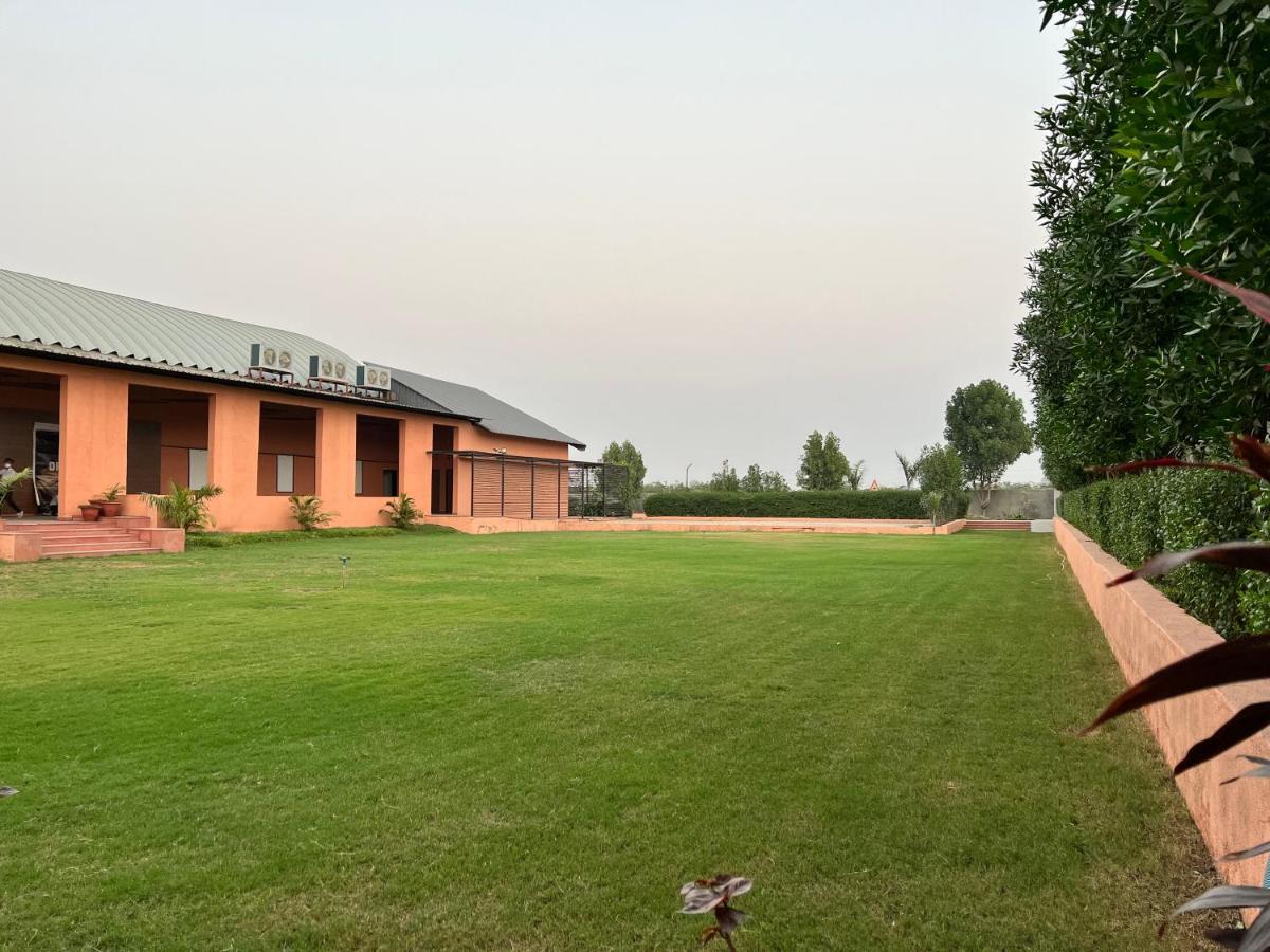 Santu Basil - An Eco Resort Bhavnagar Exterior foto
