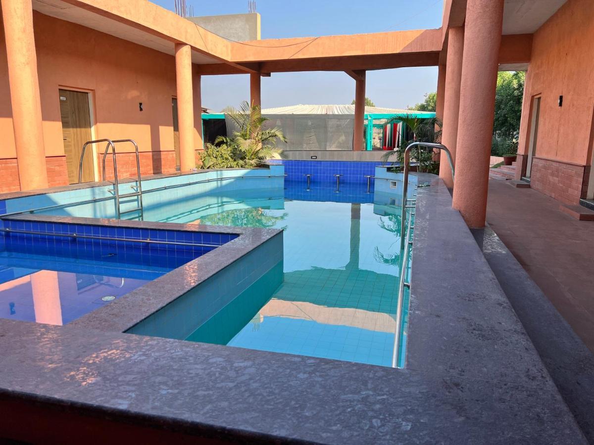 Santu Basil - An Eco Resort Bhavnagar Exterior foto